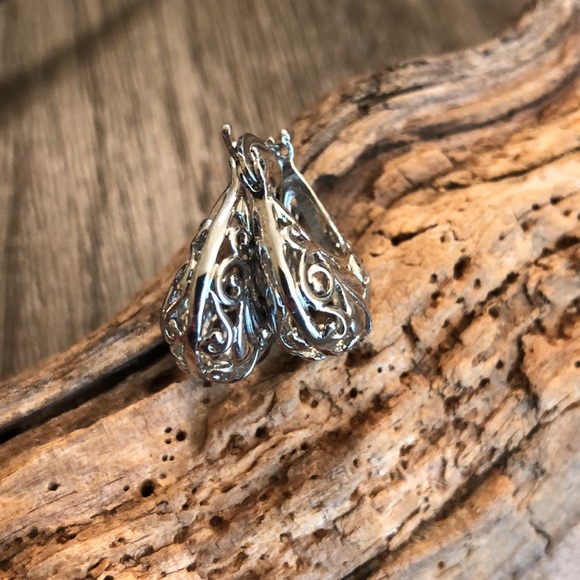 Sterling Puffy Leaf Vine Filigree Hoop Earrings - Picture 12 of 13